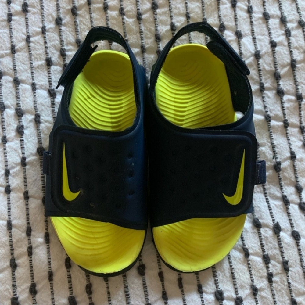 VERY Nice colours NIKE SUNRAY Sandals